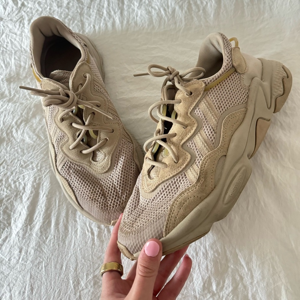 Ozweego adidas 8.5 women’s